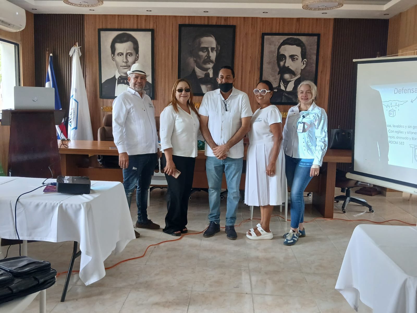 Alcaldía de Luperón y su alcalde Israel brito facilita las instalación de sus salones para impartir capacitación a pequeño productores de producto Lateo