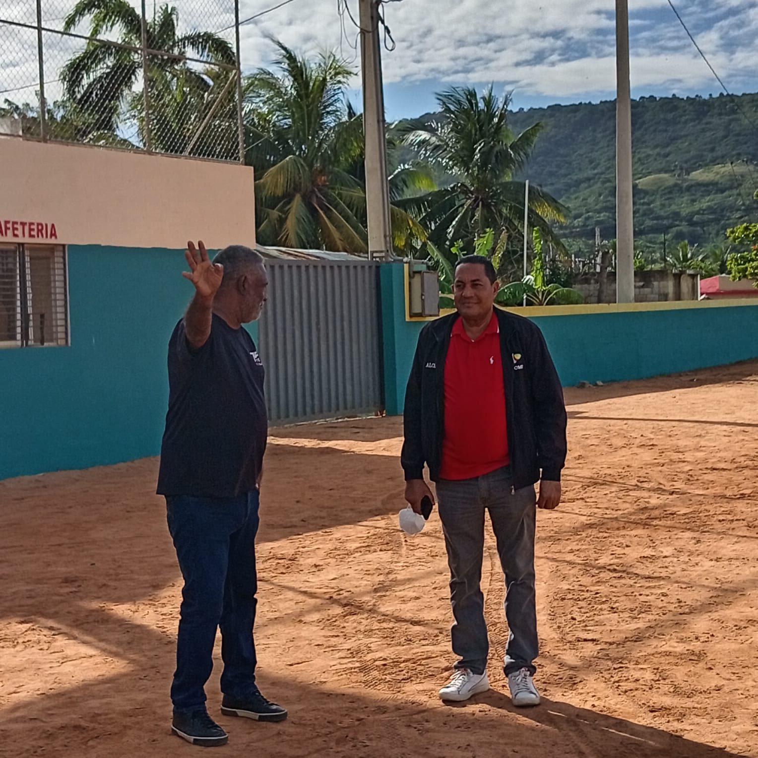 La alcaldía municipal inicia operativo mantenimiento estadio municipal Aquiles Polanco